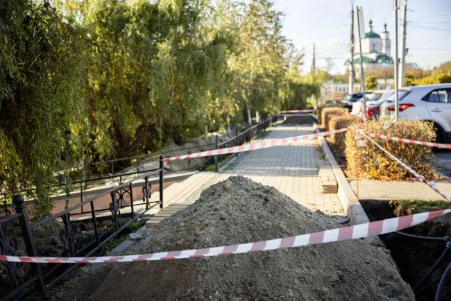 На курской набережной «Утиный остров» начали ремонт освещения