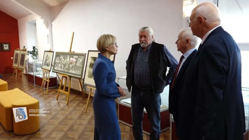 В Курске открылась выставка офортов Владимира Кизилова «Странник»